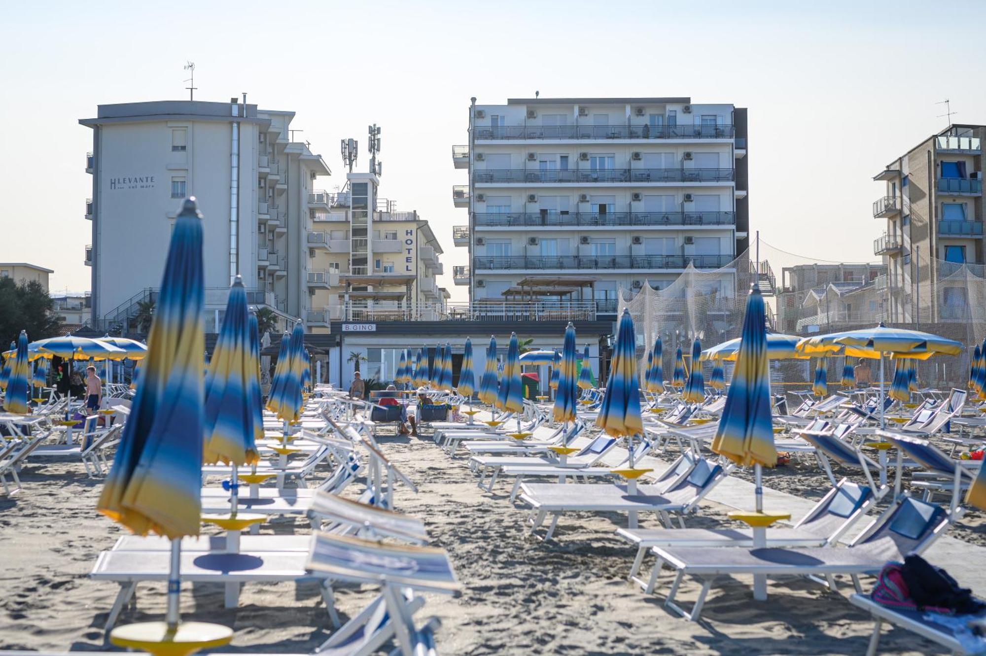 Hotel De Paris Lido Di Savio Exteriör bild