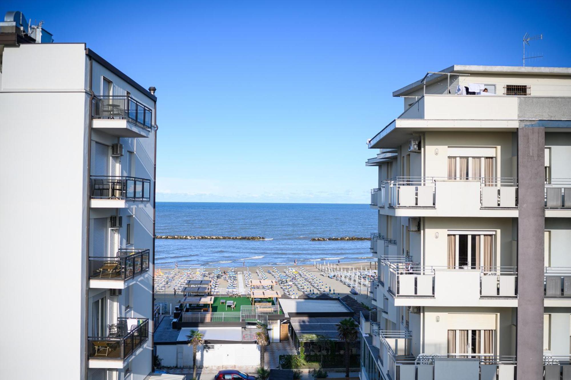 Hotel De Paris Lido Di Savio Exteriör bild